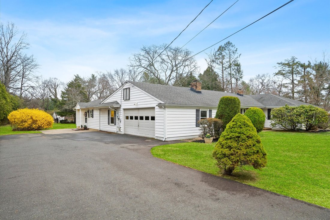 House in North Middletown, New Jersey, United States 3 - 15437820