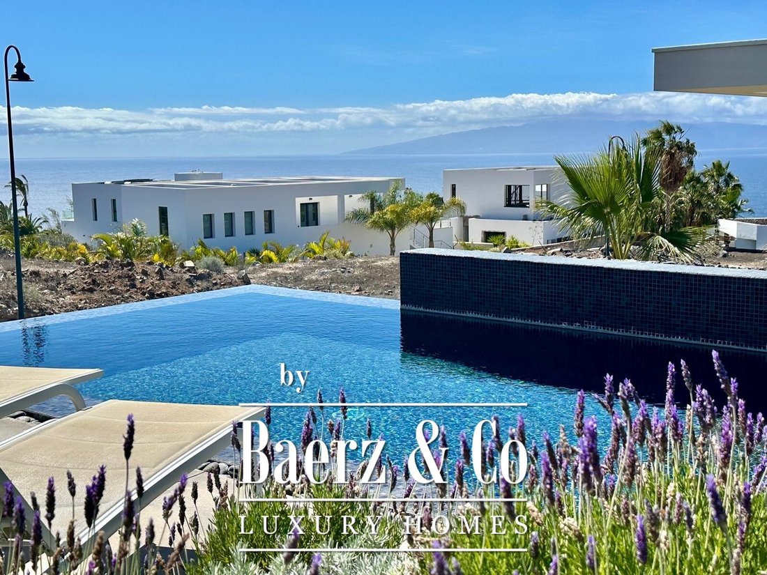 Villa in Guia de Isora, Canary Islands, Spain 1 - 15438302