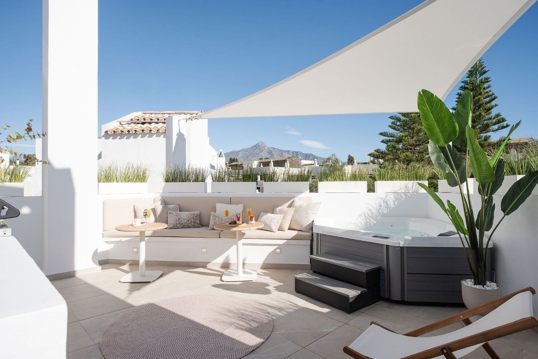 Townhouse in Nueva Andalucia, Marbella, Spain 4 - 15437395