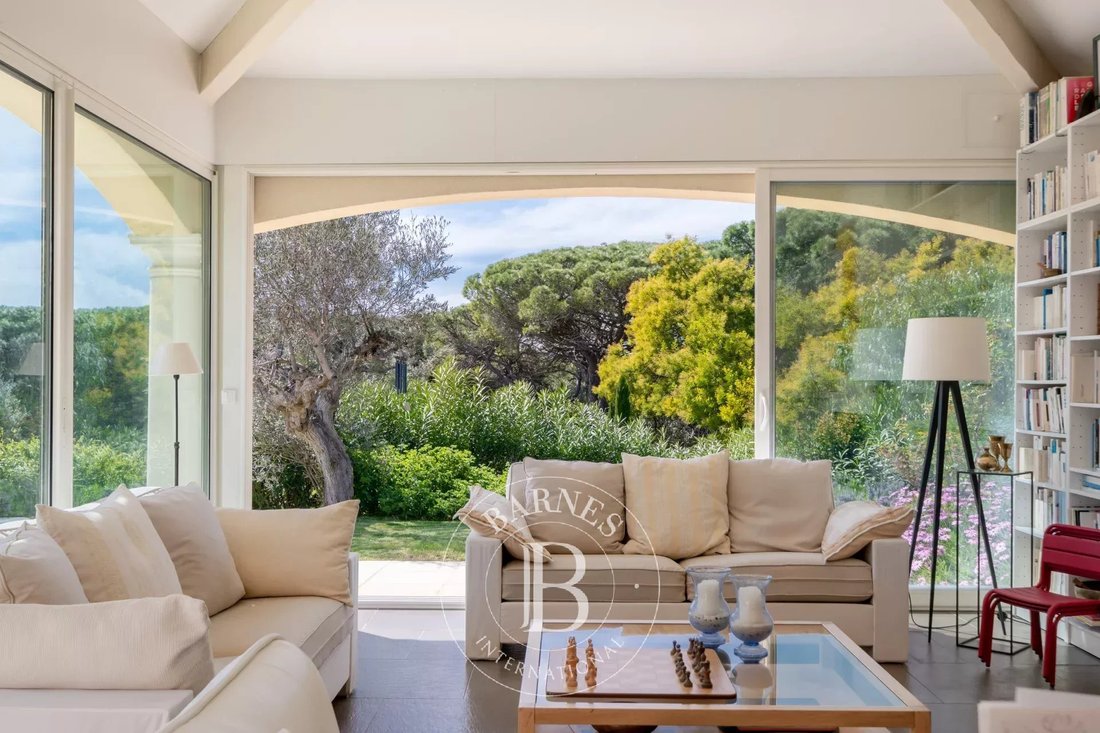 Villa in Saint-Raphaël, Provence-Alpes-Côte d'Azur, France 4 - 15436791