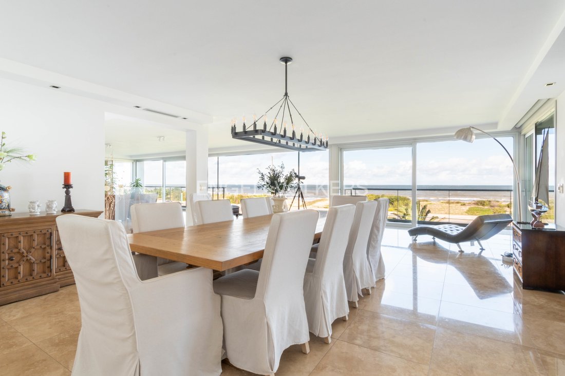 Apartment in Montevideo, Departamento de Montevideo, Uruguay 4 - 15437959