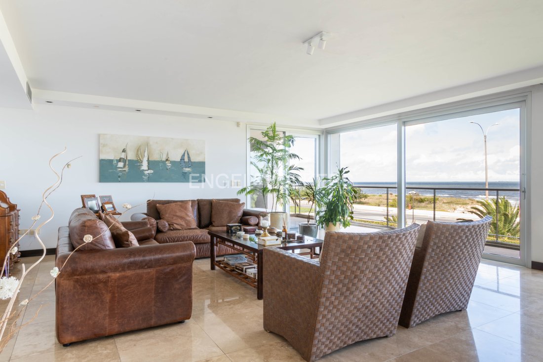 Apartment in Montevideo, Departamento de Montevideo, Uruguay 3 - 15437959