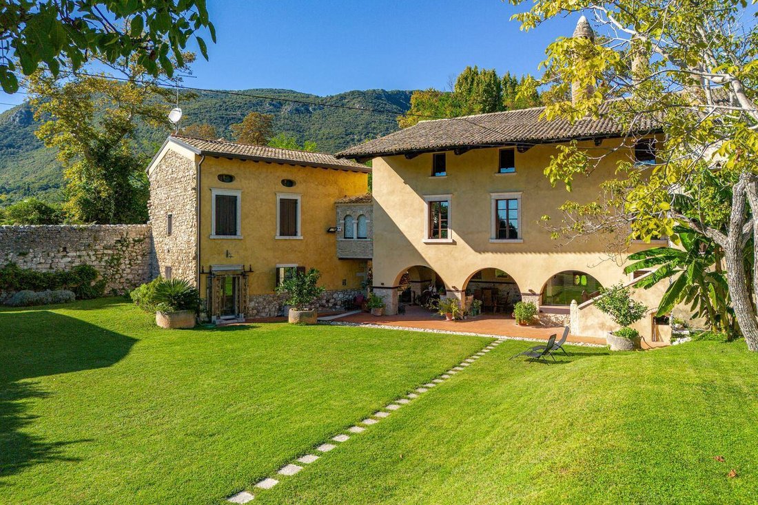 Maison à Caprino Veronese, Vénétie, Italie 2 - 15437962