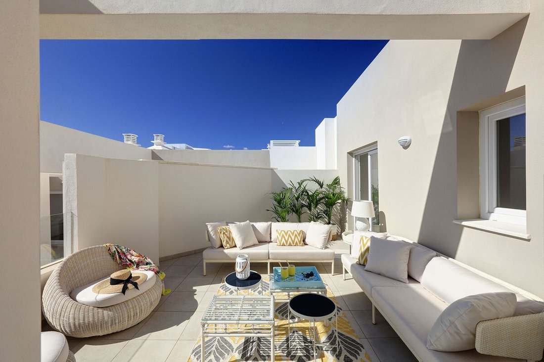 Apartment in Puerto Banus, Marbella, Spain 1 - 15438074