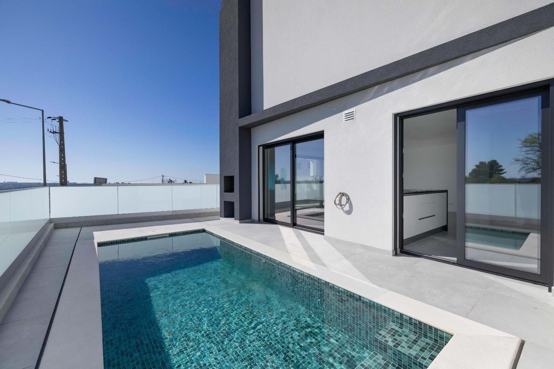 Villa in Mexilhoeira Grande, Algarve, Portugal 4 - 15394860