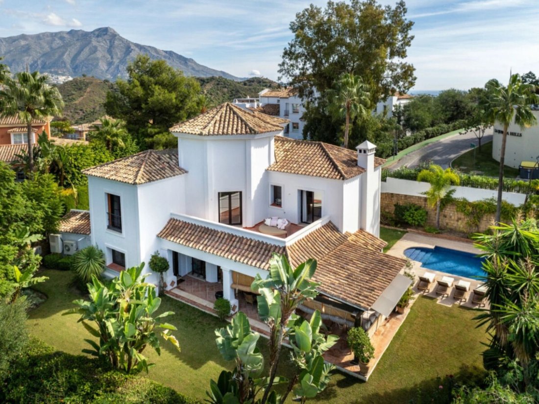 Villa in La Quinta, Benahavis, Andalusia 1 - 15438017