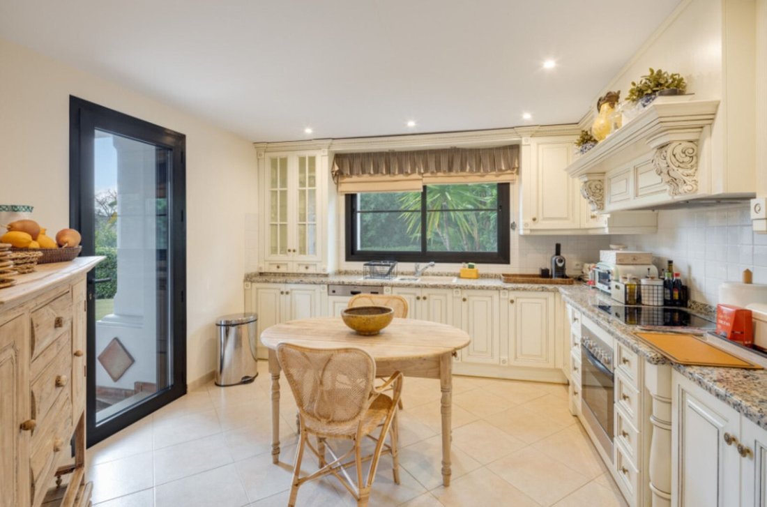 Villa in La Quinta, Benahavis, Andalusia 4 - 15438017