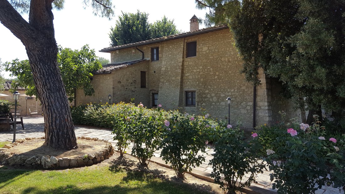 House in San Gimignano, Tuscany, Italy 3 - 14085218