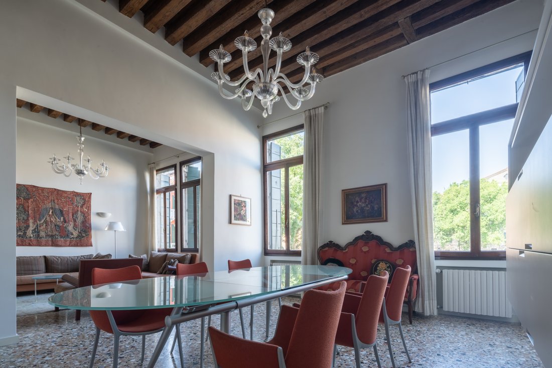 Apartment in Saint Paul, Venice, Italy 2 - 15443151