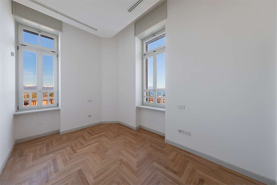 Apartment in Desenzano Centro, Desenzano del Garda, Lombardy 4 - 15440316
