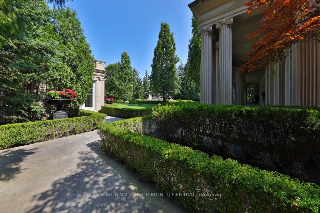 House in Oakville, Ontario, Canada 3 - 15440119