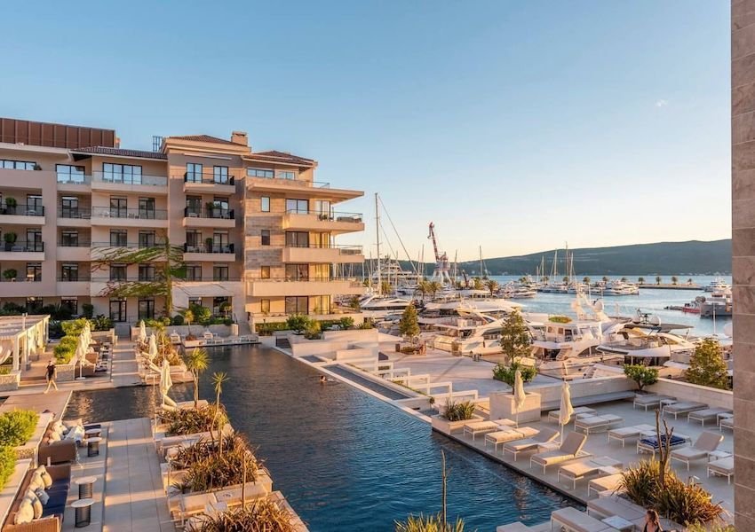 Apartment in Tivat, Tivat Municipality, Montenegro 3 - 15438849