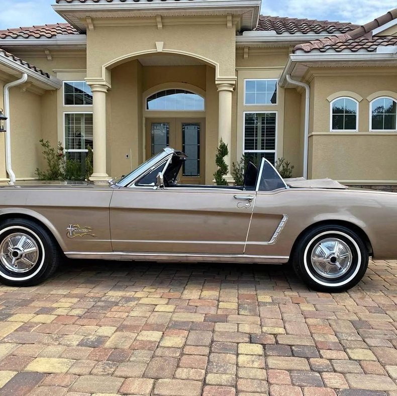 Cabriolet in Glendale, United States 2 - 15441628