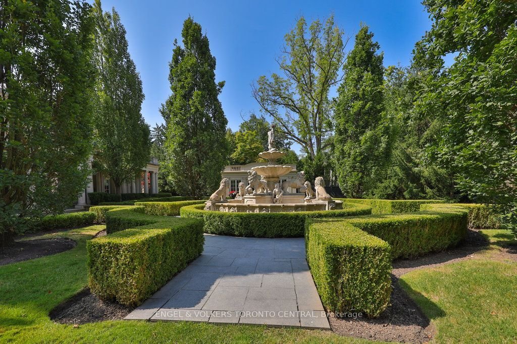 House in Oakville, Ontario, Canada 4 - 15440119