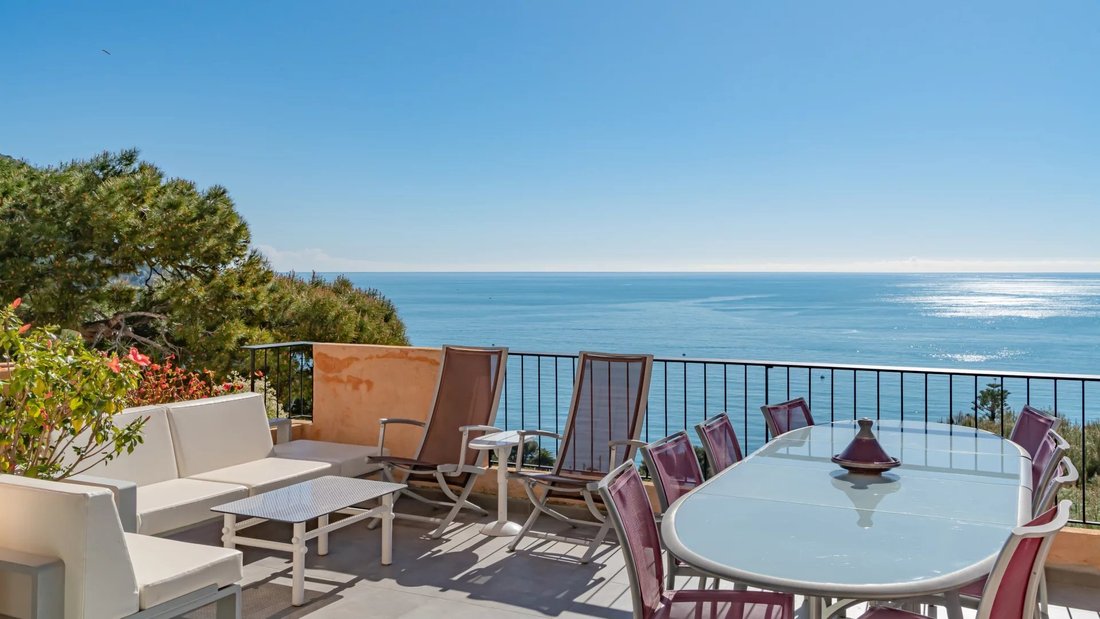 Villa in Èze, Provence-Alpes-Côte d'Azur, France 4 - 15438627