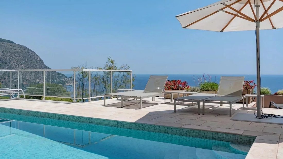 Villa in Èze, Provence-Alpes-Côte d'Azur, France 1 - 15438627