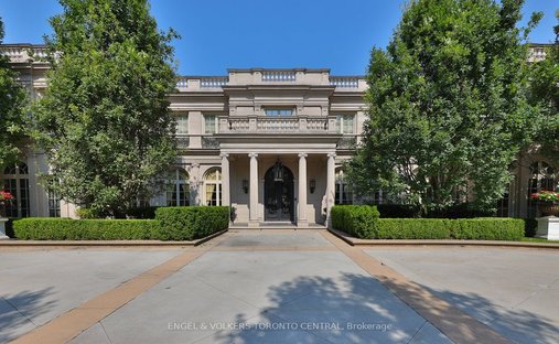 House in Oakville, Ontario, Canada 1