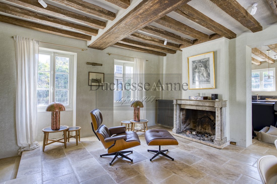 Whispers of Stone & Light: A Restored 17th-Century Haven Near Montfort-l’Amaury