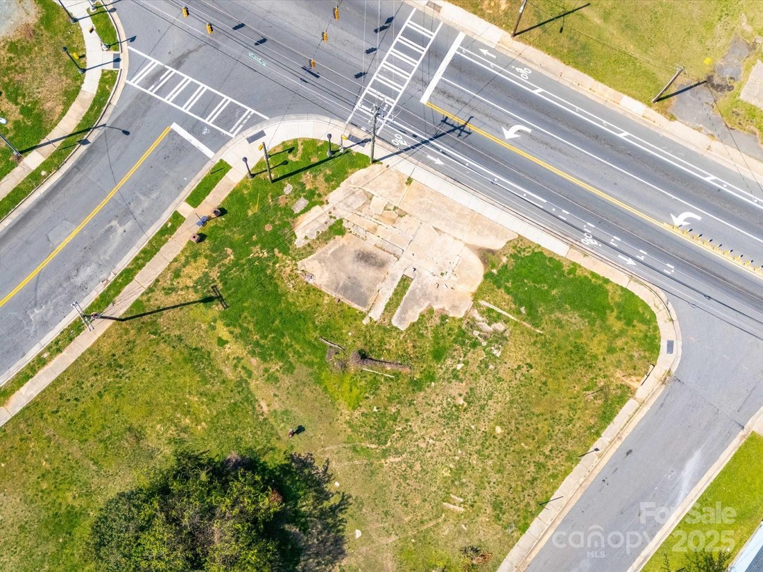 Land in Charlotte, North Carolina, United States 1 - 15439835