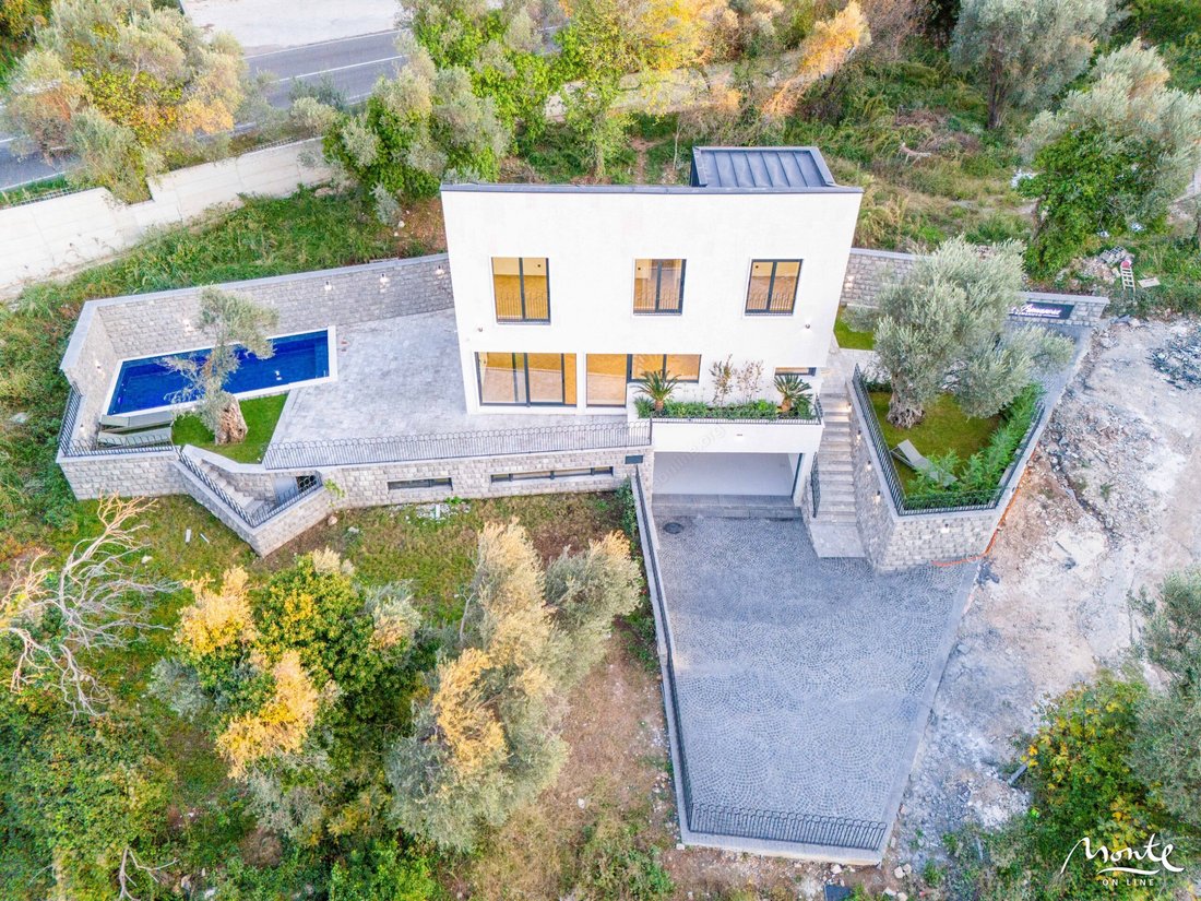 Villa in Kamenovo beach, Budva Municipality, Montenegro 2 - 15451257