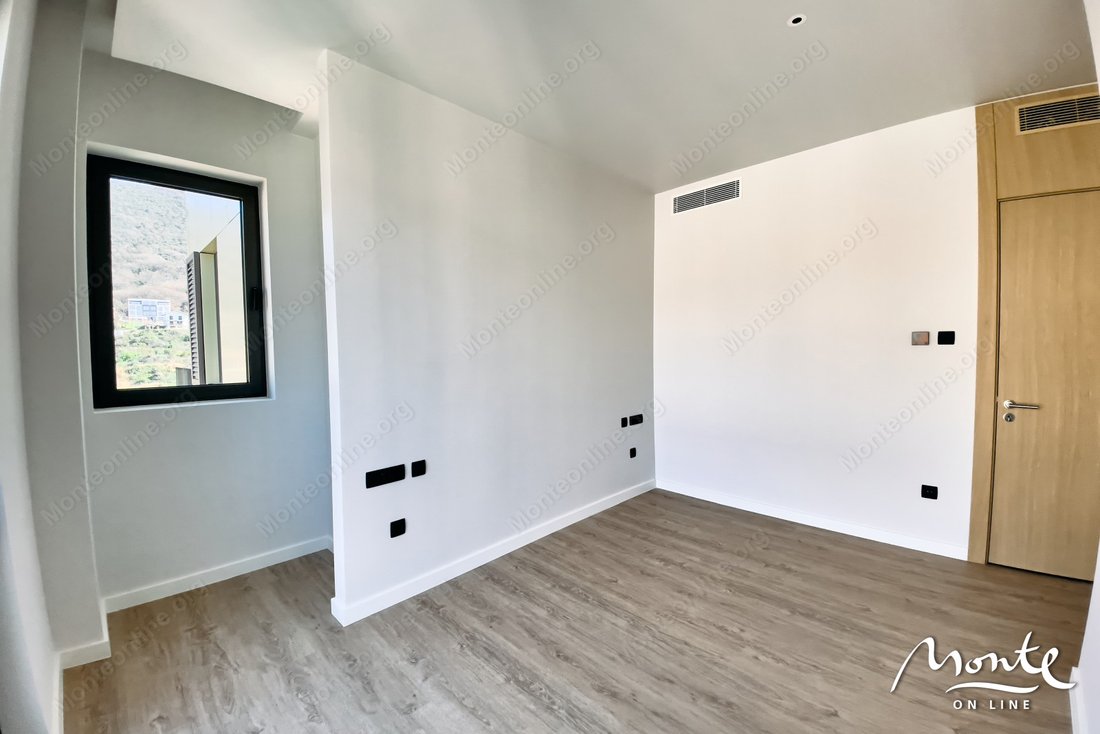 Apartment in Tivat, Tivat Municipality, Montenegro 4 - 15451096