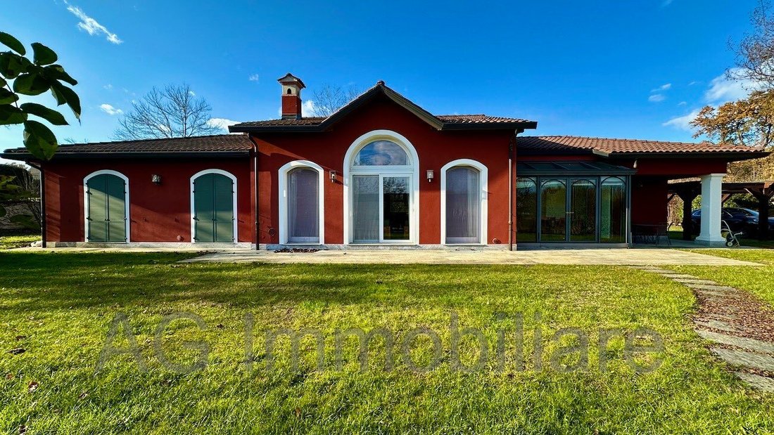 Villa in Bogogno, Piedmont, Italy 2 - 15449101
