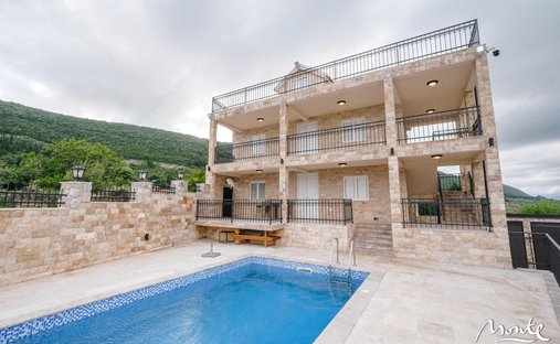 Villa in Herceg Novi, Herceg Novi Municipality, Montenegro 1
