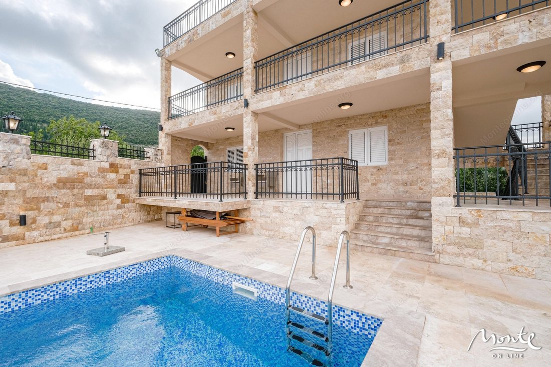 Villa in Herceg Novi, Herceg Novi Municipality, Montenegro 3 - 15451259