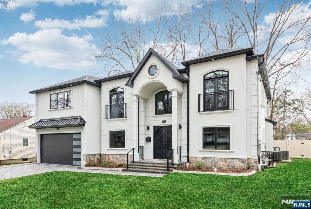 House in Paramus, New Jersey, United States 1 - 15450804