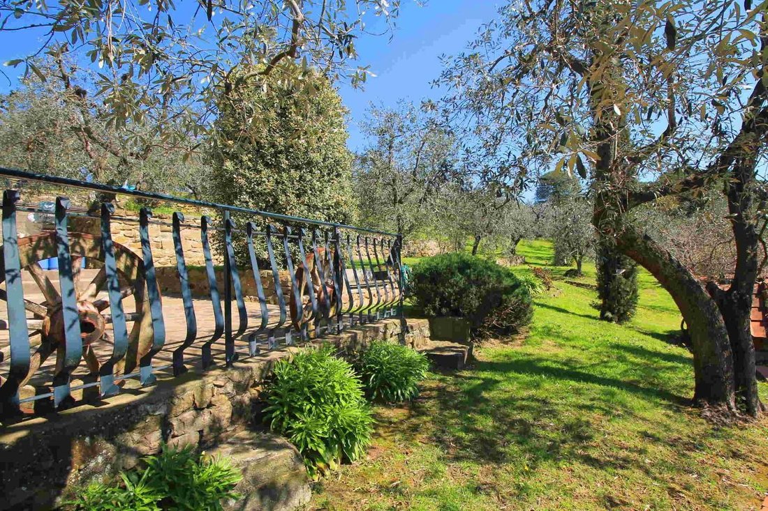 Villa in Center, Vinci, Tuscany 3 - 15446090