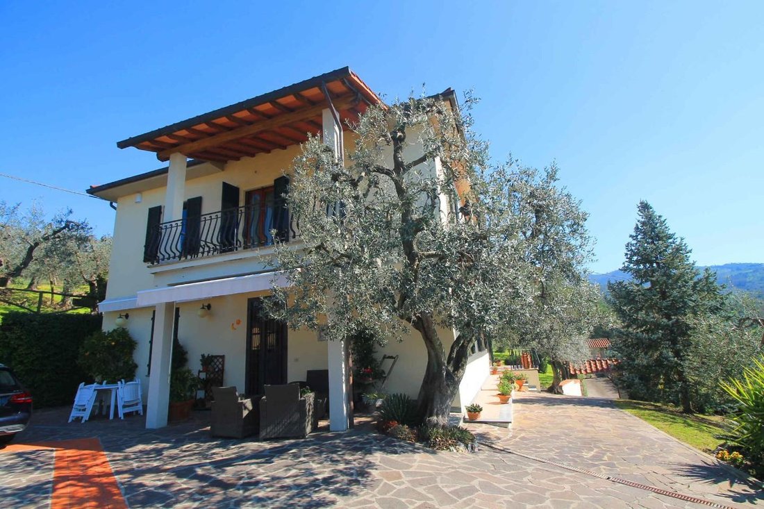 Villa in Center, Vinci, Tuscany 4 - 15446090