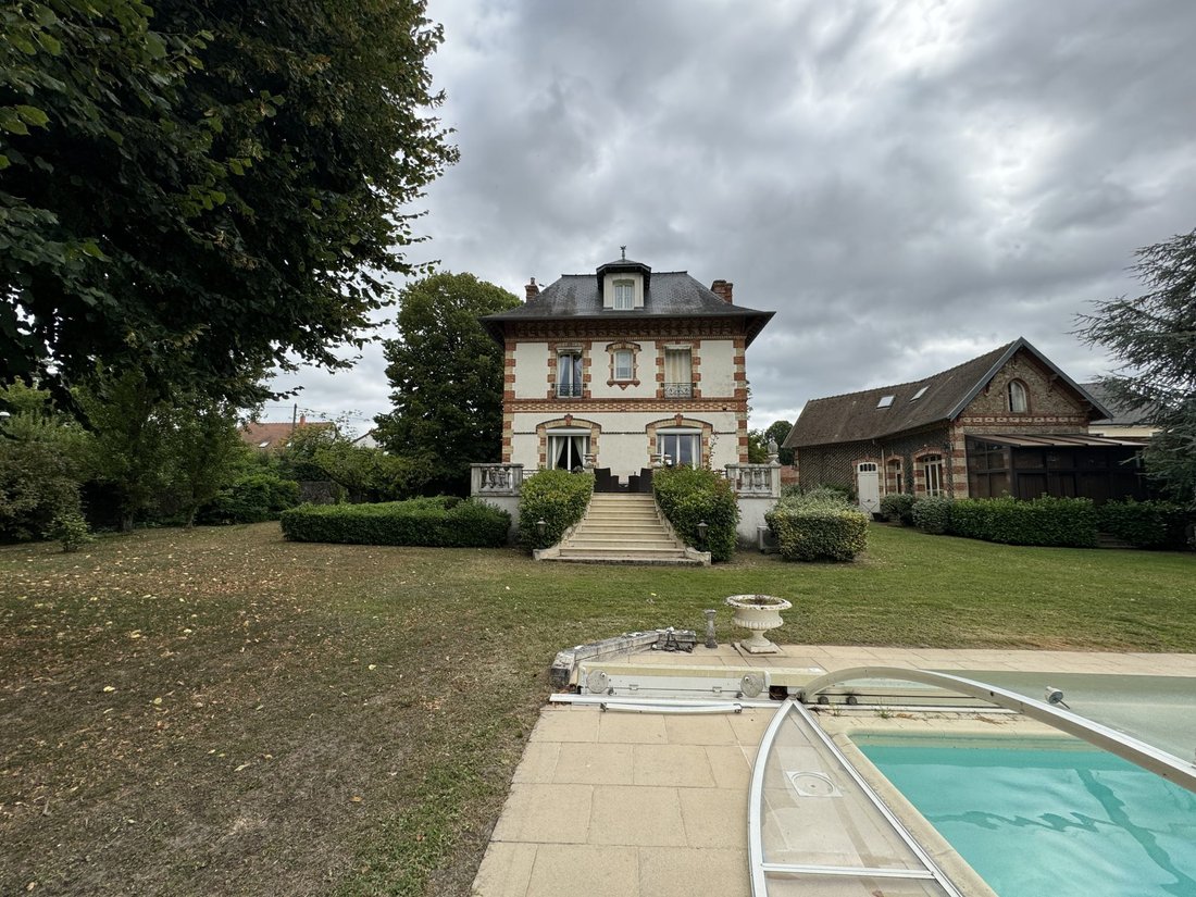 Estate in Briis-sous-Forges, Ile-de-France, France 2 - 15447228