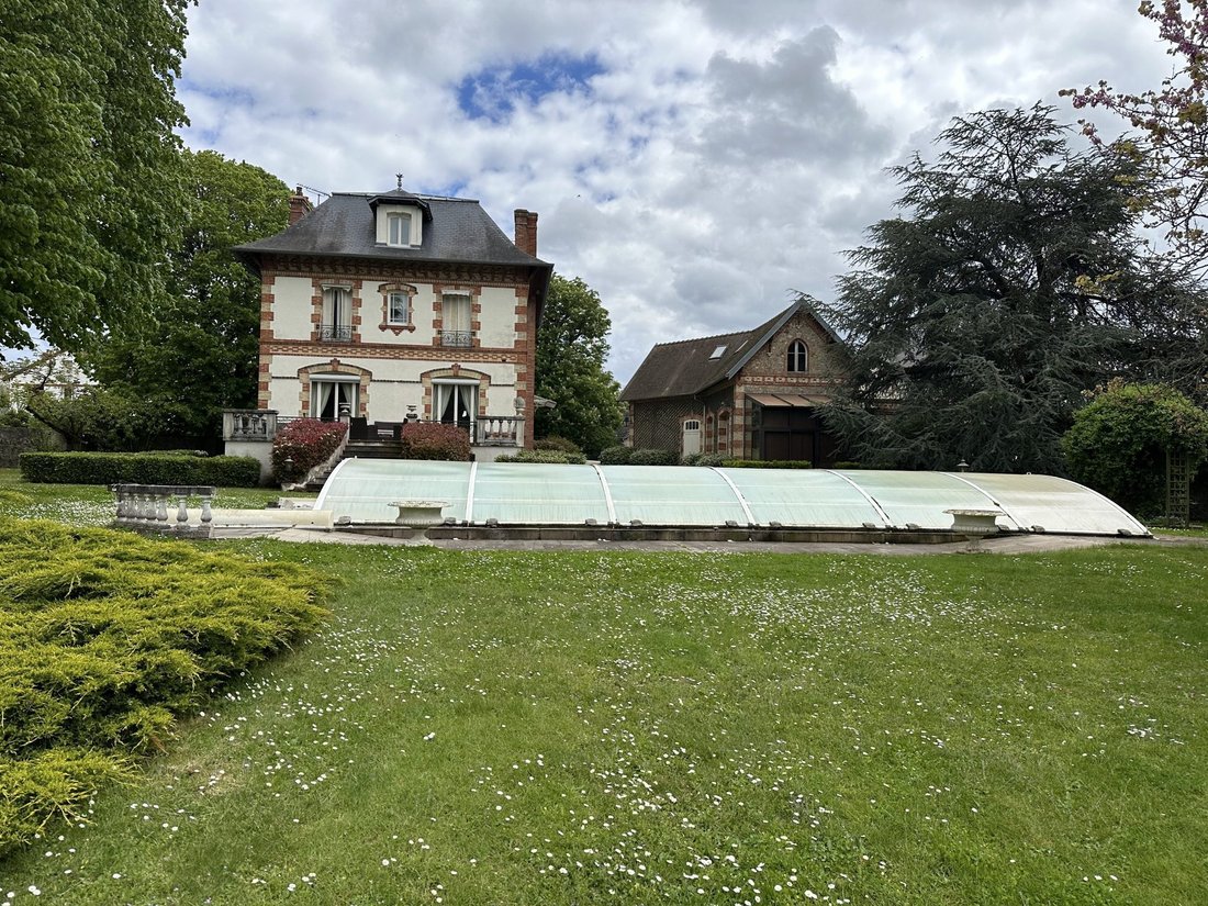 Estate in Briis-sous-Forges, Ile-de-France, France 3 - 15447228