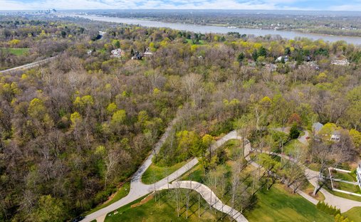 Land in Glenview, Kentucky, United States 1