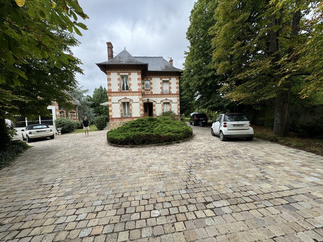 Estate in Briis-sous-Forges, Ile-de-France, France 1 - 15447228