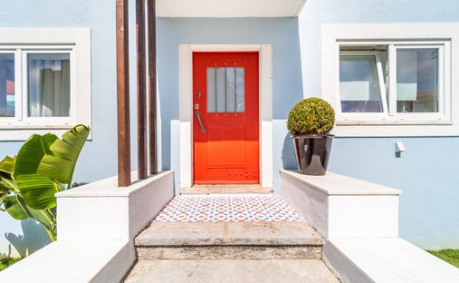 House in Carcavelos e Parede, Lisbon, Portugal 1