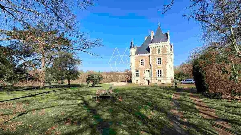 Château des Rêves: A 19th-Century Masterpiece in Anjou’s Golden Light