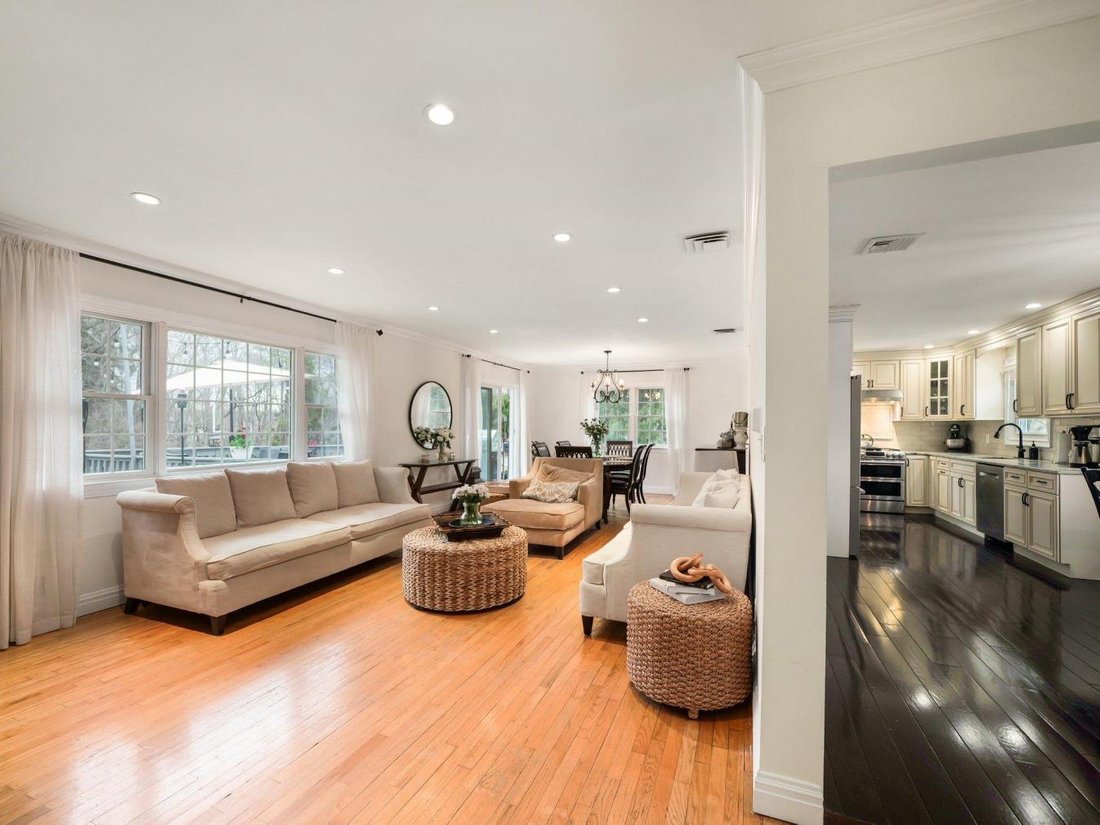 House in Spring Valley, New York, United States 3 - 15445985