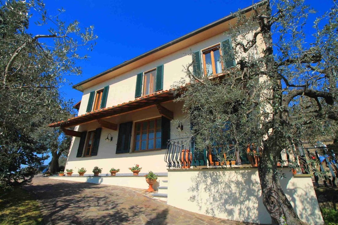 Villa in Center, Vinci, Tuscany 2 - 15446090