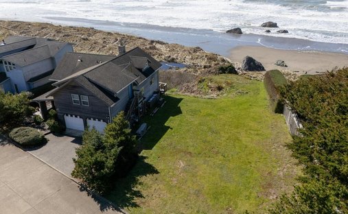 House in Bandon, Oregon, United States 1