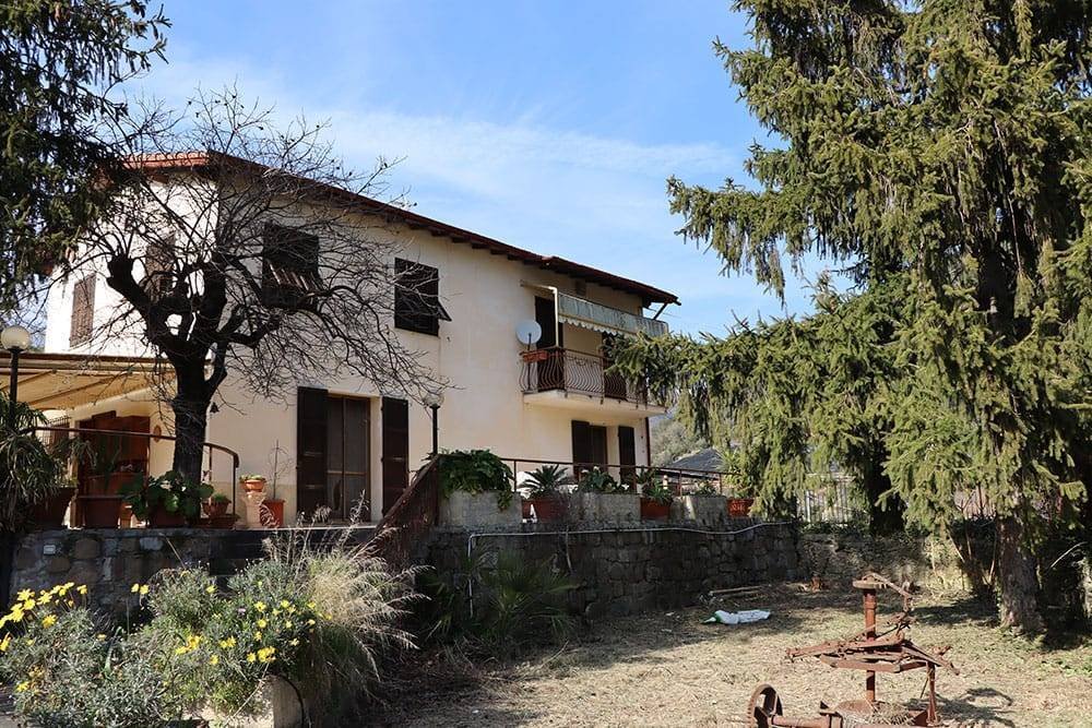Villa in Dolceacqua, Liguria, Italy 2 - 15446372