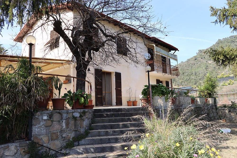 Villa in Dolceacqua, Liguria, Italy 1 - 15446372