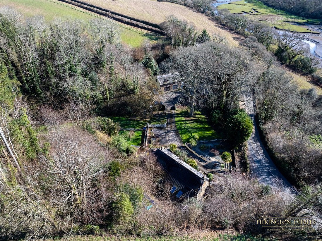 House in Polbathic, England 2 - 15445103