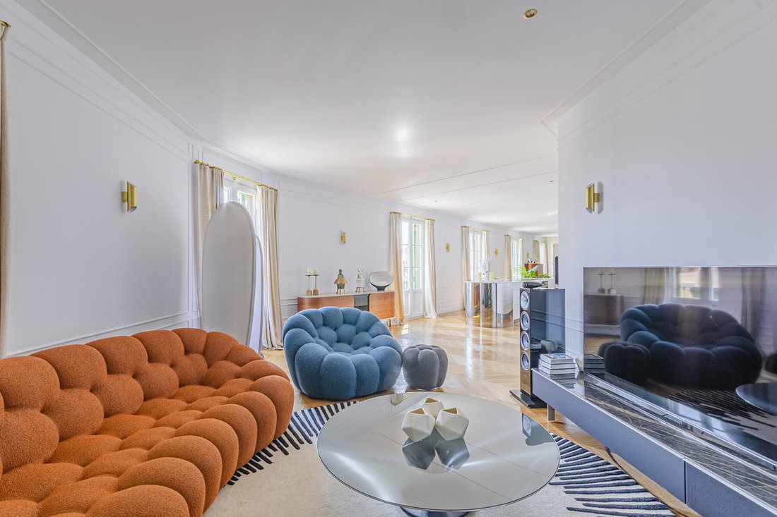 Apartment in Ciutat Vella, Barcelona, Spain 2 - 15444154