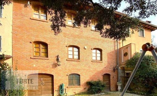 Country House in Camaiore, Tuscany, Italy 1