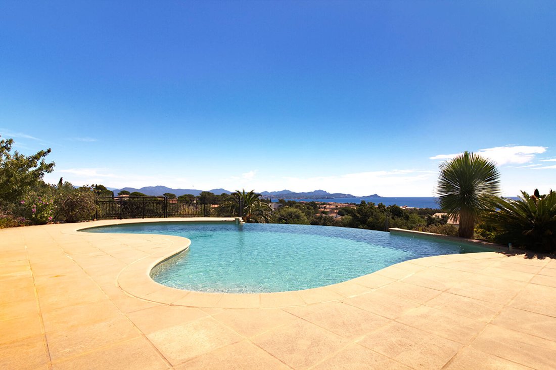 House in Frejus, Provence-Alpes-Côte d'Azur, France 2 - 15444925