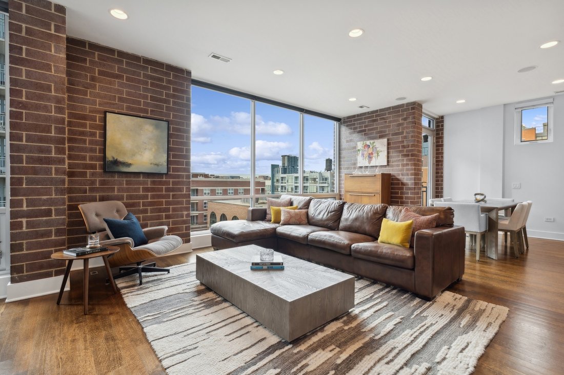 View of Stunning West Loop Penthouse In Chicago, Illinois, United States For ...