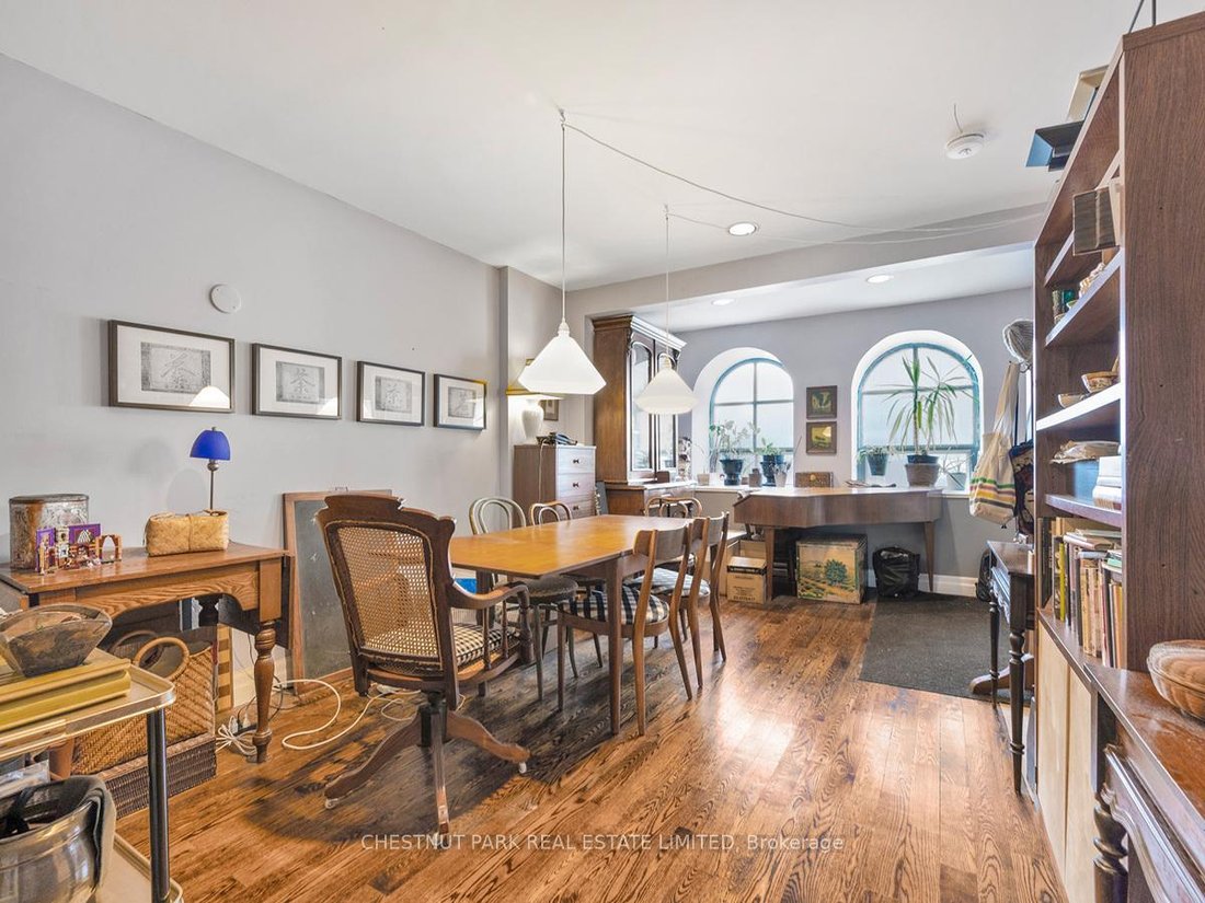 House in Toronto, Ontario, Canada 5 - 15433860