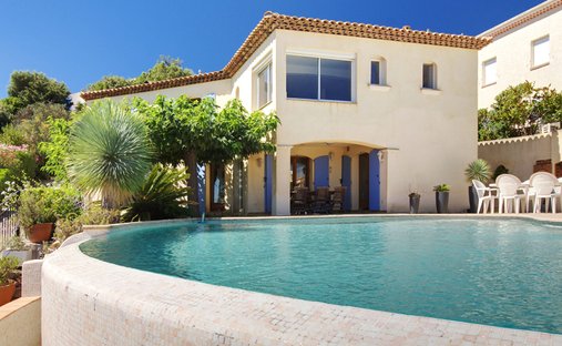 House in Frejus, Provence-Alpes-Côte d'Azur, France 1