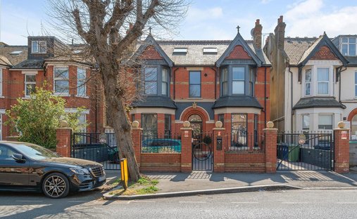 House in Ealing (London Borough of Ealing), Ealing, England 1